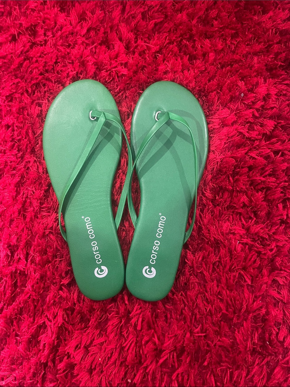 Corso Como Green Minimalist Flip Flop Sandals for Women